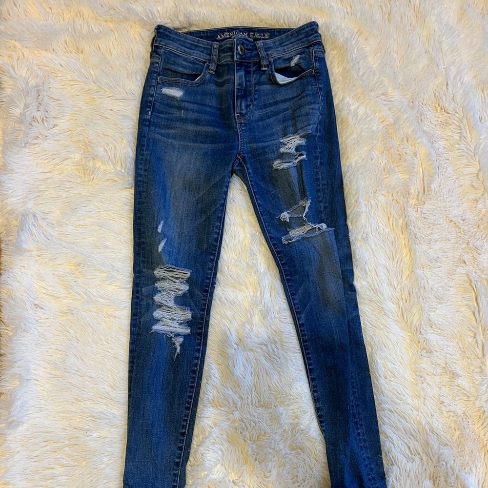 American Eagle Distressed High Rise Jegging